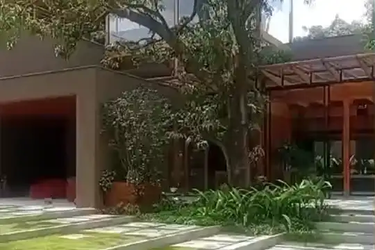 Aplicação de película de controle solar arquitetonica Insulfilm para controle solar em imóveis